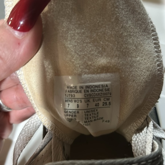 Good condition 
Ladies runners - Picture 9 of 9